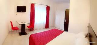 Гостевой дом Pensiunea Liziera Буштени Двухместный номер с 1 кроватью или 2 отдельными кроватями и ванной комнатой-3